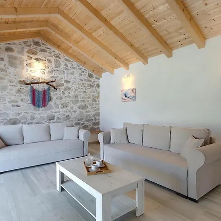 Laura Ripenda Holiday home Ripenda Kras
