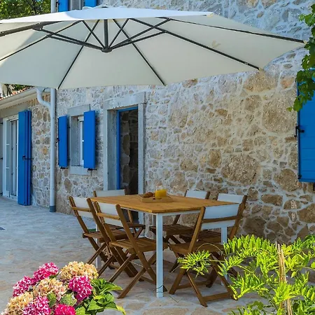 Vikendica Laura Ripenda Ripenda Kras