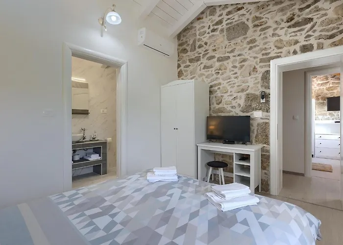 Laura Ripenda Vikendica