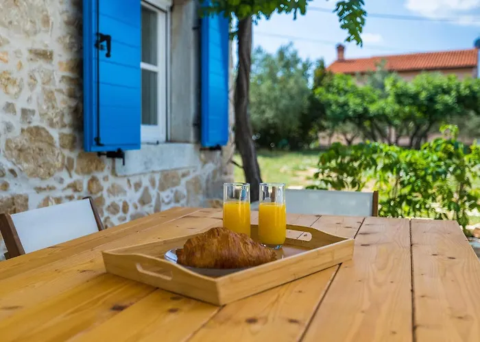 Vikendica Laura Ripenda *