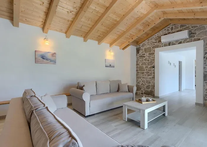 Vikendica Laura Ripenda Ripenda Kras