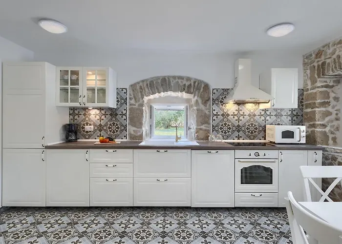 Laura Ripenda Vikendica