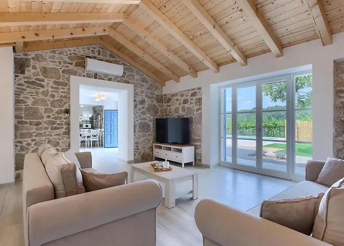 Vikendica Laura Ripenda Ripenda Kras