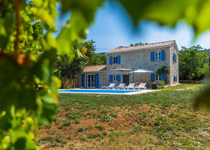 Vikendica Laura Ripenda *